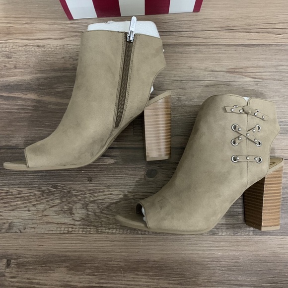 Circus By Sam Edelman Edna Taupe High Heel Booties Size 10 - Picture 3 of 11
